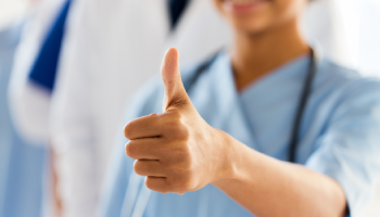 Doctor thumb up iStock-499372838 image picture 20211127 (1)